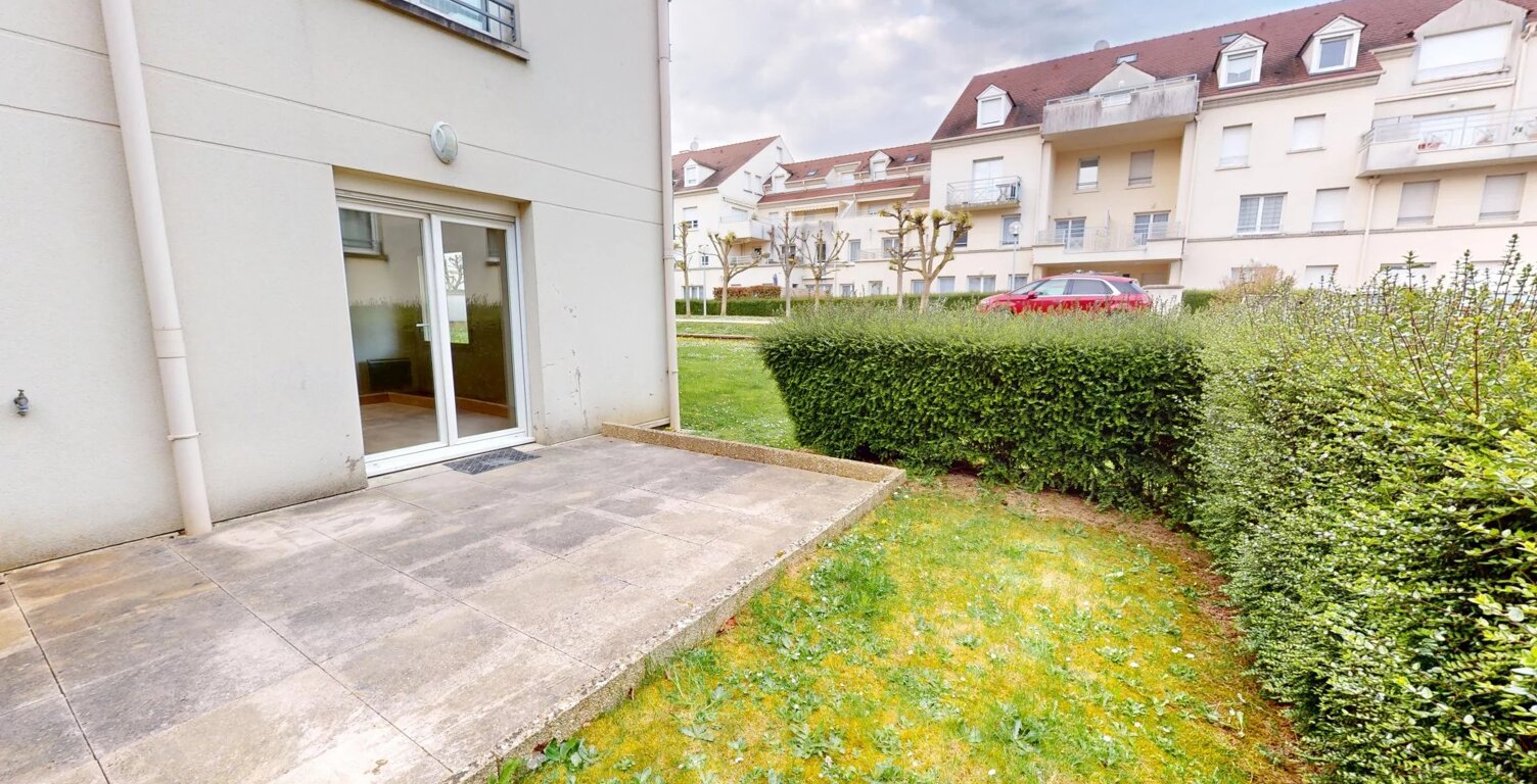 A LOUER - Appartement T2 CHARTRES GARE avec parking et terrasse — photo 1