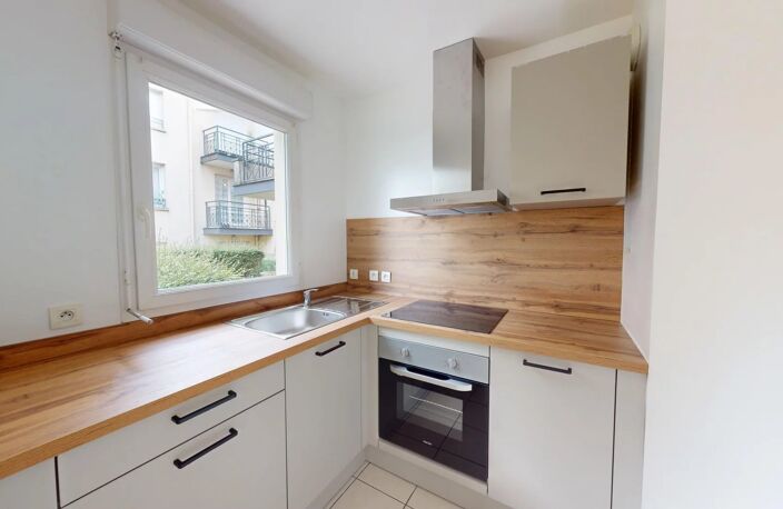 A LOUER - Appartement T2 CHARTRES GARE avec parking et terrasse — photo 3
