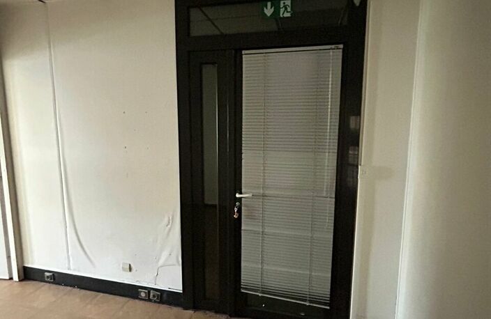 BUREAUX à VENDRE — photo 3