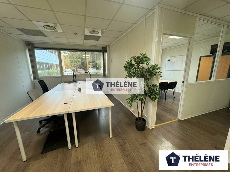 BUREAUX à LOUER — photo 1