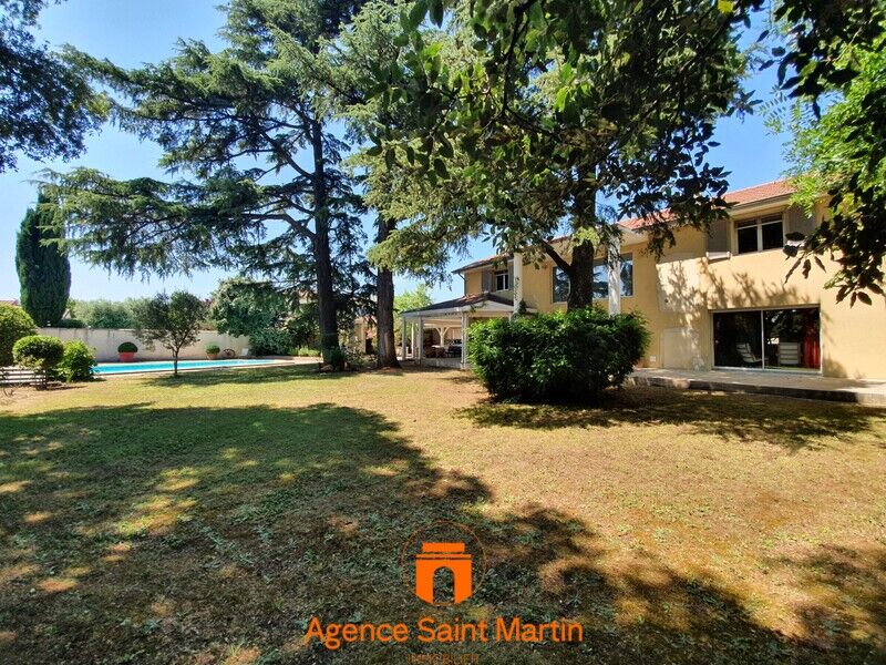 Villa / Maison  T7 à vendre Montélimar 26200