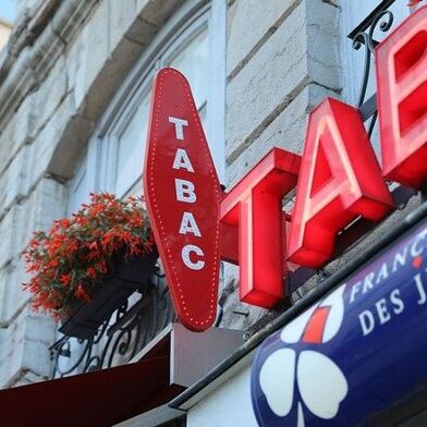 Commerce  297600 €