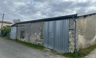 Immeuble   m² à vendre à Saint-Estèphe (33180)