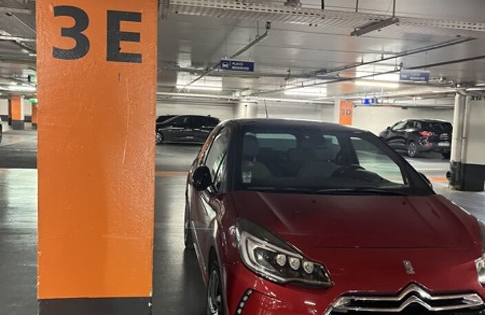 Place dans un garage collectif de 0 pièces principales — photo 2