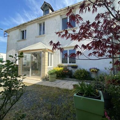 Immeuble  270810 €