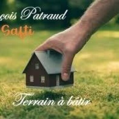 Terrain  83000 €