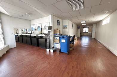 Commerce  164400 €