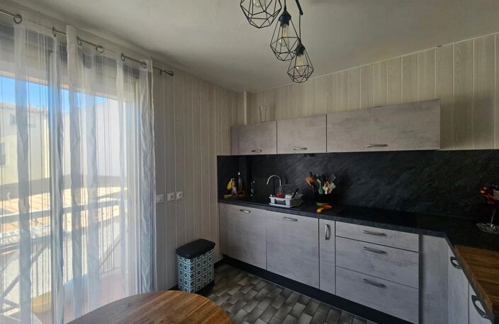 En centre ville de Balaruc-Les-Bains, appartement T4 climatisé avec garage — photo 4