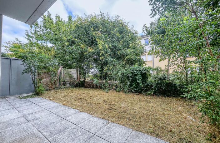 Appartement T2 À Vendre avec terrasse , jardin et parking — photo 2