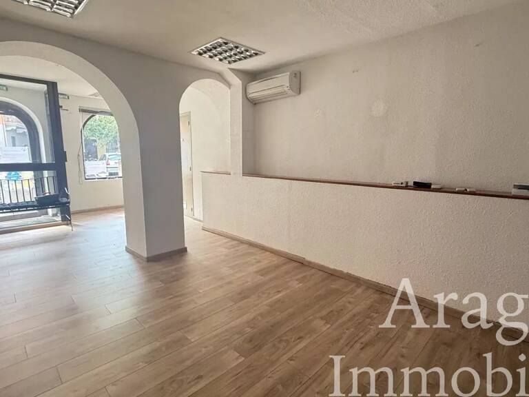 Local commercial — photo 1