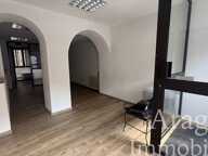 Local commercial — photo 2