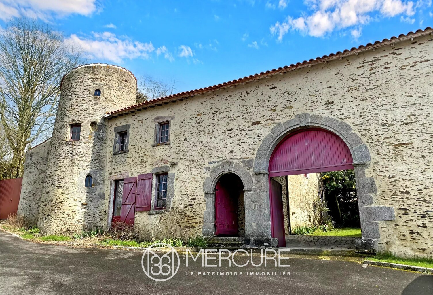 PROPRIETE MEDIEVALE DE CARACTERE — photo 1