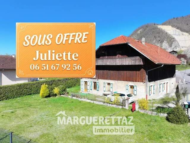 Maison de 288m² / T3 de 100m² / Grange de 180m² au sol - LA TOUR — photo du bien