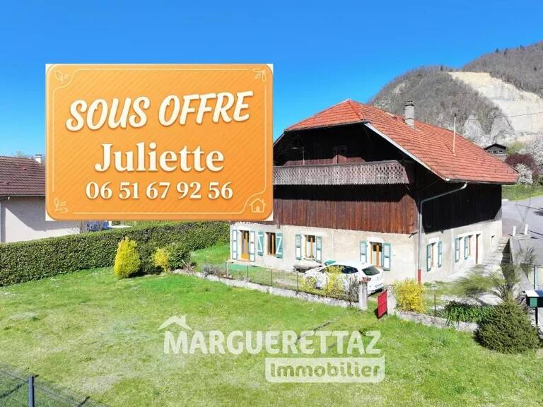 Maison de 288m² / T3 de 100m² / Grange de 180m² au sol - LA TOUR — photo 1