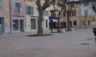 Commerce  74 m² à louer à Brignais (69530)