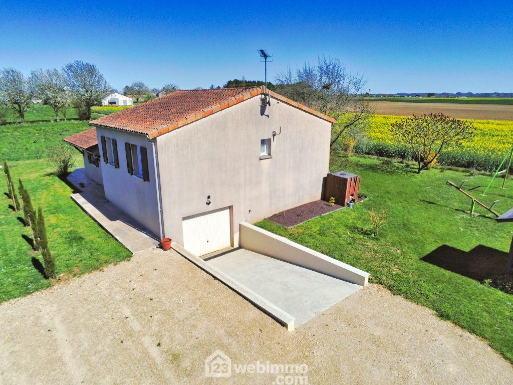 Photo Maison - 109.7m² - Airvault image 1/4