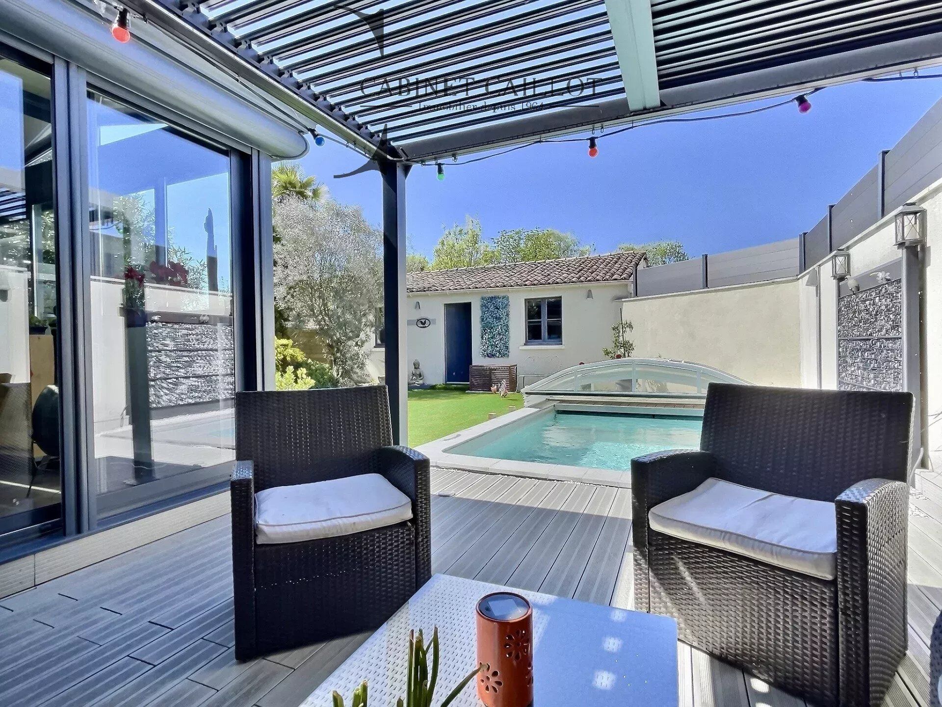 Villa / Maison  T6 à vendre Saintes 17100