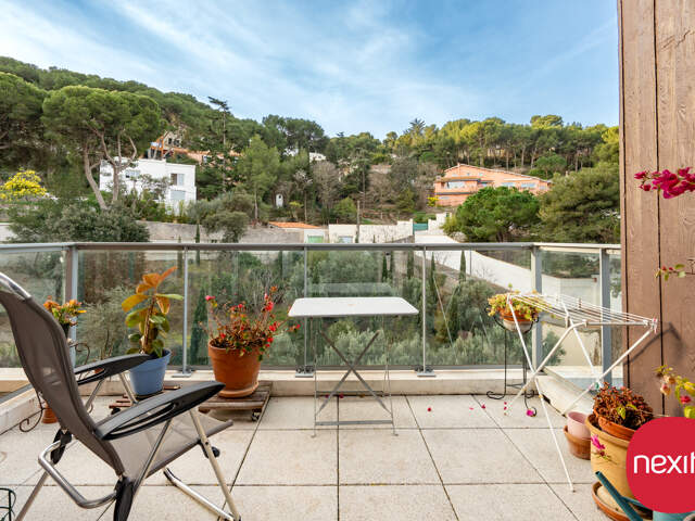 Parking + Appartement — photo du bien