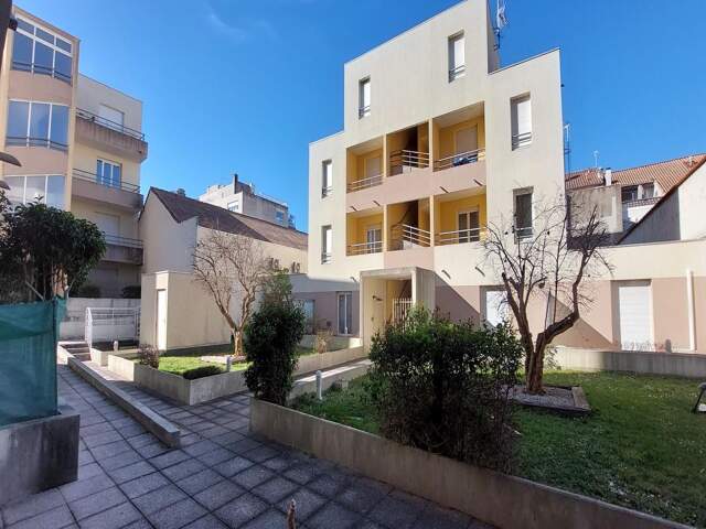 Studio + parking — photo du bien