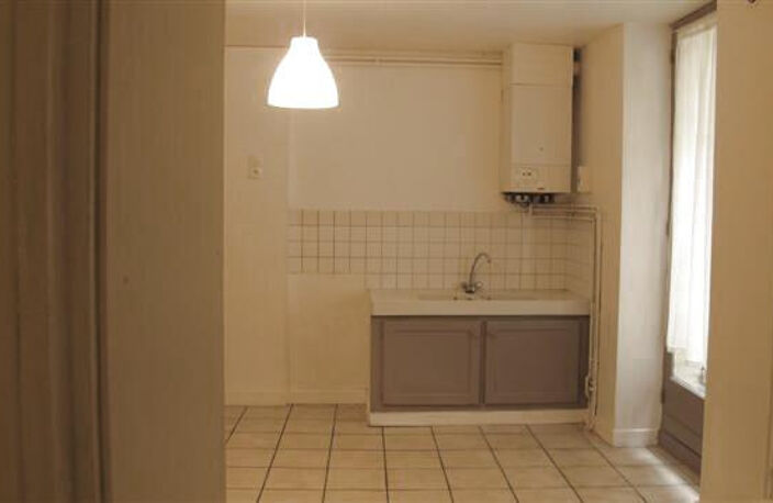 CENTRE BAZAS - MAISON 2 NIVEAUX - 3 CHAMBRES - GRENIER - GIR — photo 3