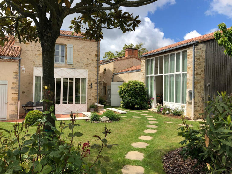 TALMONT SAINT HILAIRE — photo 1