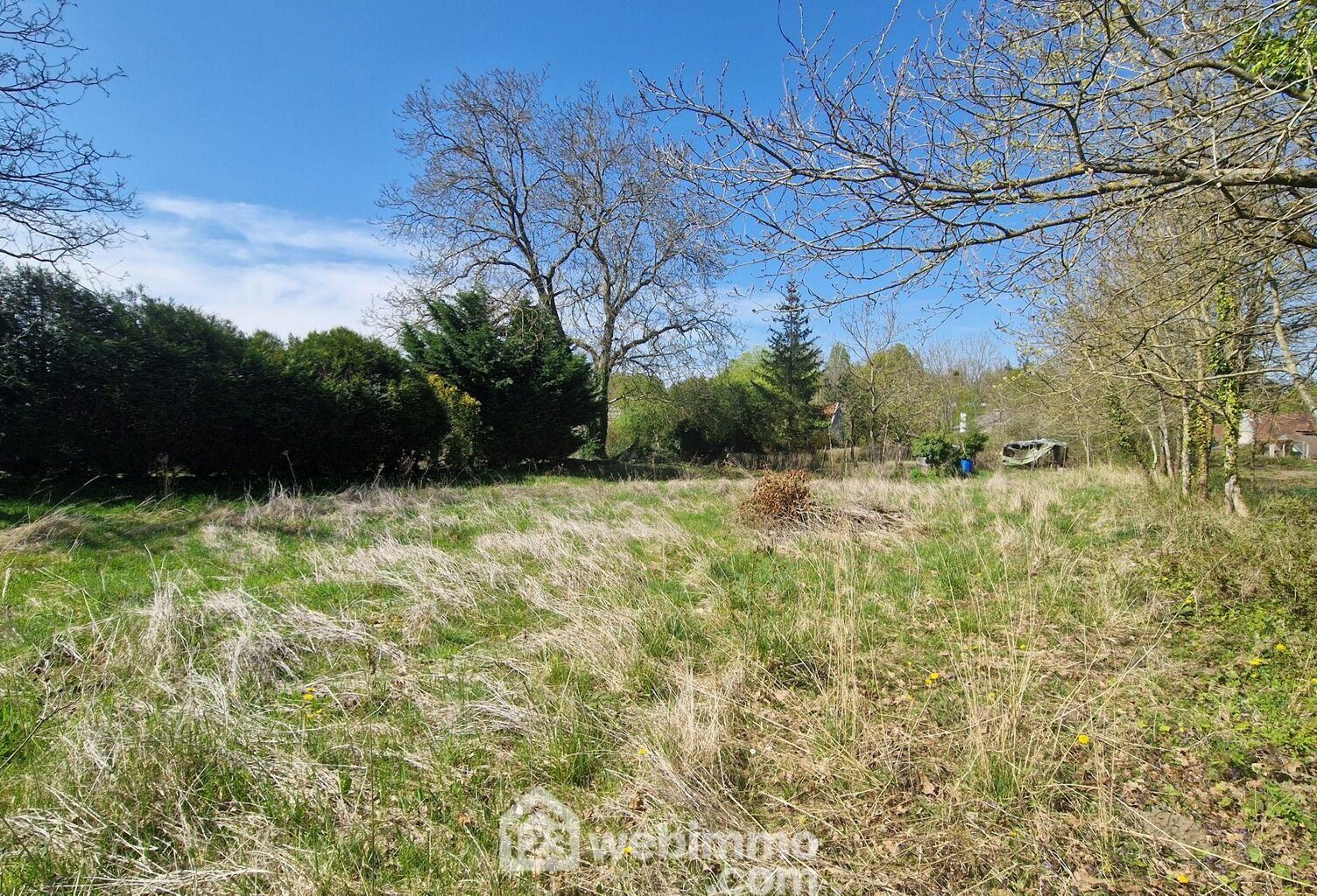 Terrain à bâtir - 1260m² - Vorges — photo 1
