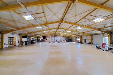 Local industriel  497000 €
