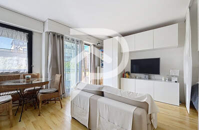 Suresnes Hypercentre - Studio de 32m² avec coin nuit et balcon — photo du bien