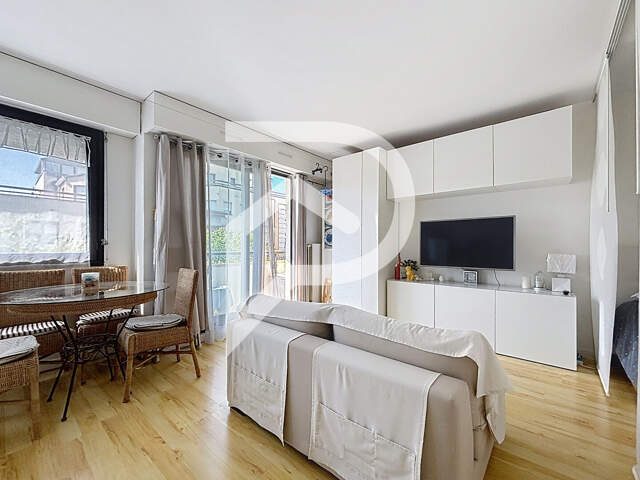 Suresnes Hypercentre - Studio de 32m² avec coin nuit et balcon — photo du bien