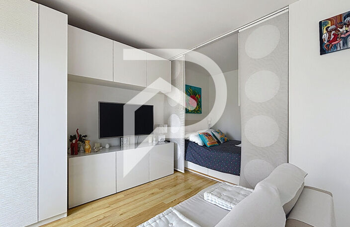 Suresnes Hypercentre - Studio de 32m² avec coin nuit et balcon — photo 2