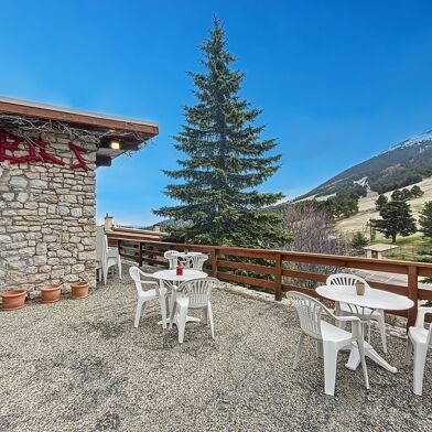 Commerce  472000 €