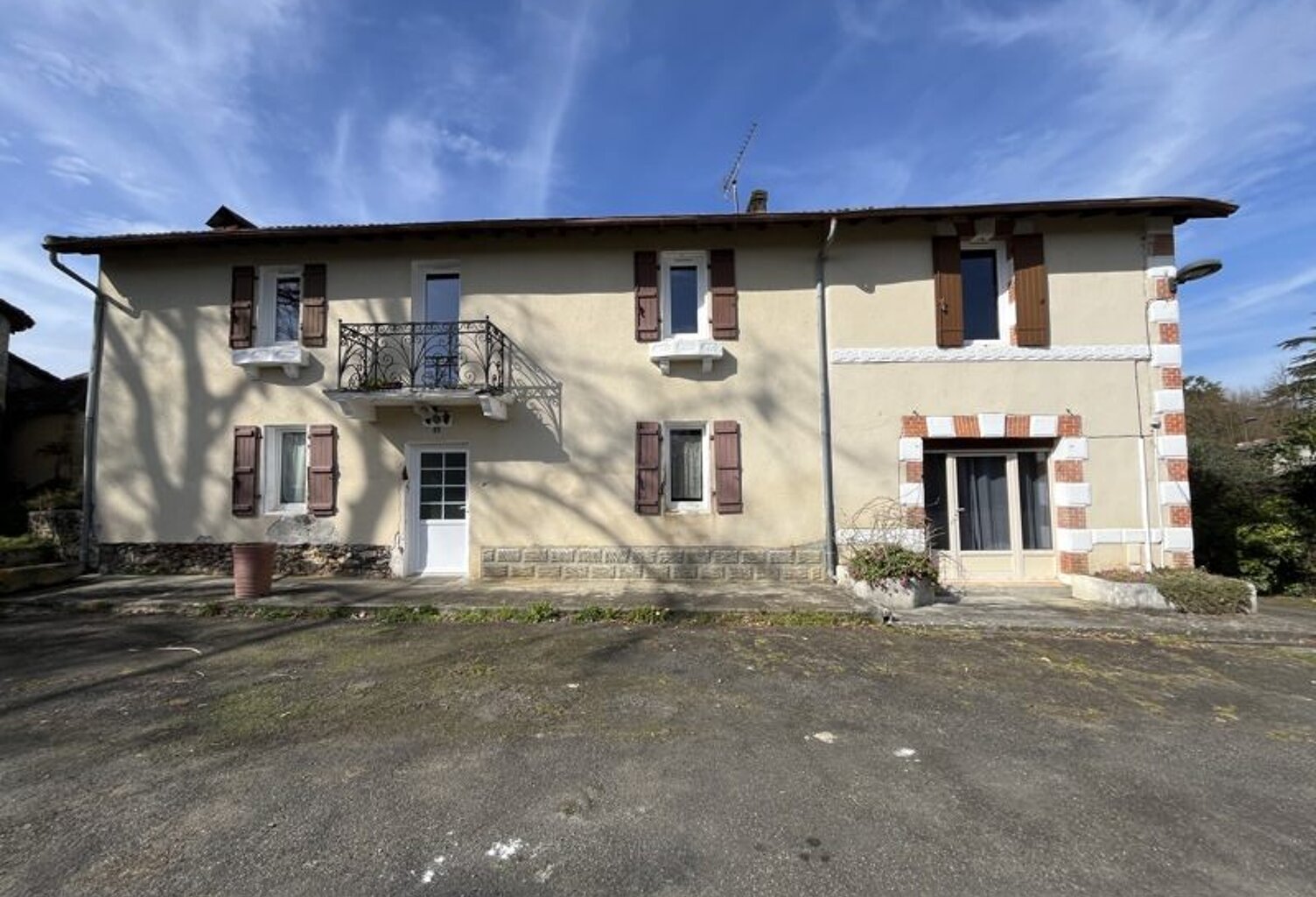 Maison de bourg de 7 pièces principales — photo 1