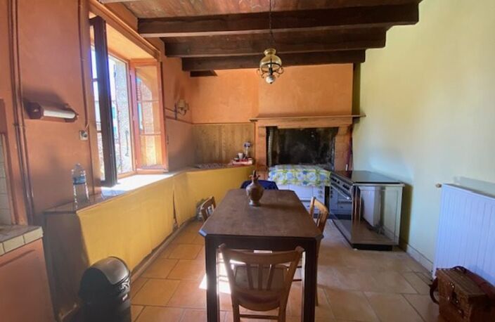 Maison en pierre de 4 pièces principales — photo 2