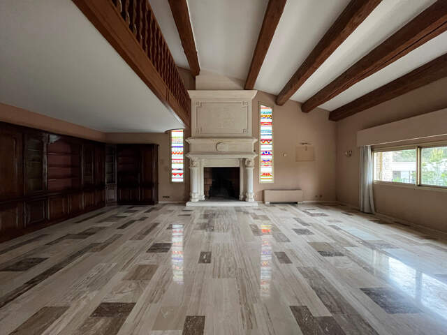 NIMES CAMPLANIER Villa de 389 m2 sur terrain de 1600 m2 — photo du bien