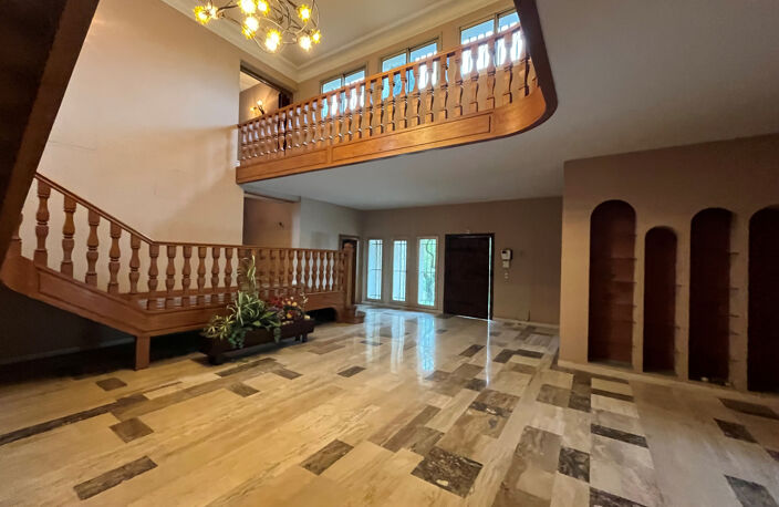 NIMES CAMPLANIER Villa de 389 m2 sur terrain de 1600 m2 — photo 2