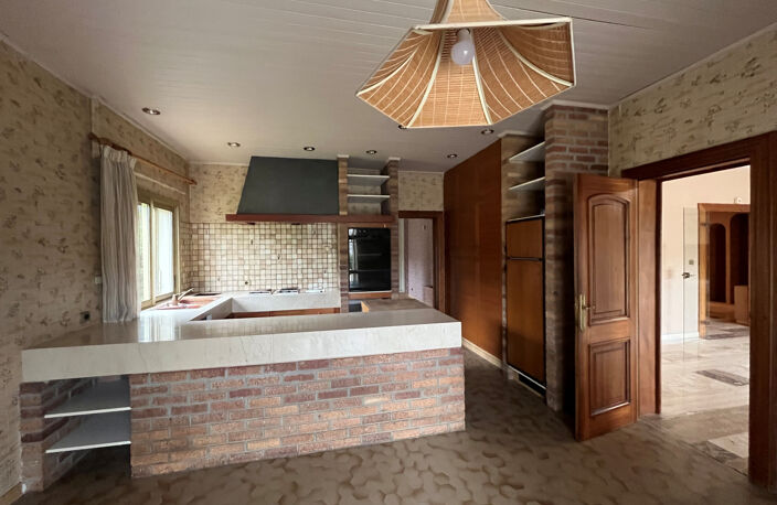 NIMES CAMPLANIER Villa de 389 m2 sur terrain de 1600 m2 — photo 4