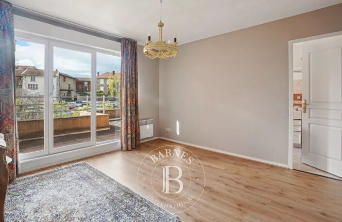 DARDILLY - appartement de 128 m² avec grande terrasse de 70m²  - trois chambres - garage double — photo 2