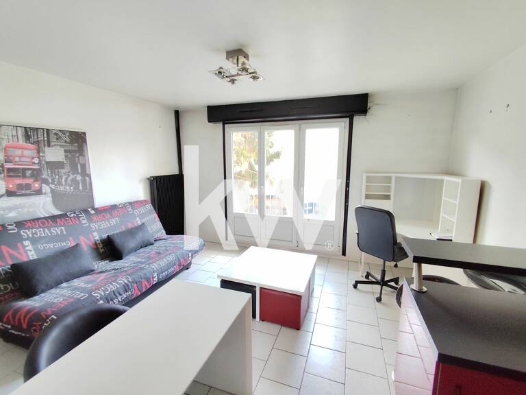 REIMS Studio balcon place de parking à Reims (29 m²) — photo 1