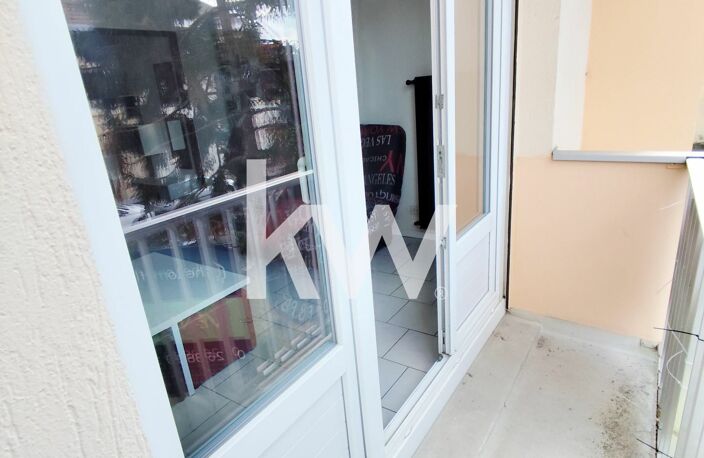 REIMS Studio balcon place de parking à Reims (29 m²) — photo 5