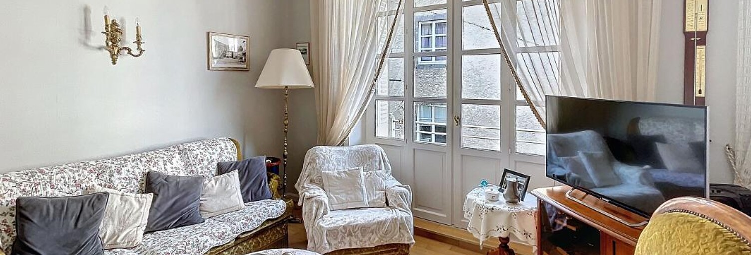Immeuble  230 m² à vendre à Saint-Flour (15100)