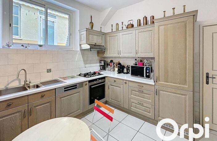Immeuble de rapport au cœur de Saint-Flour — photo 2