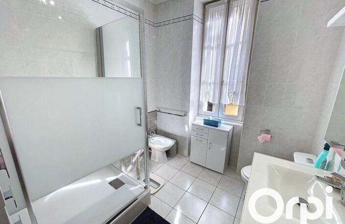 Immeuble de rapport au cœur de Saint-Flour — photo 3