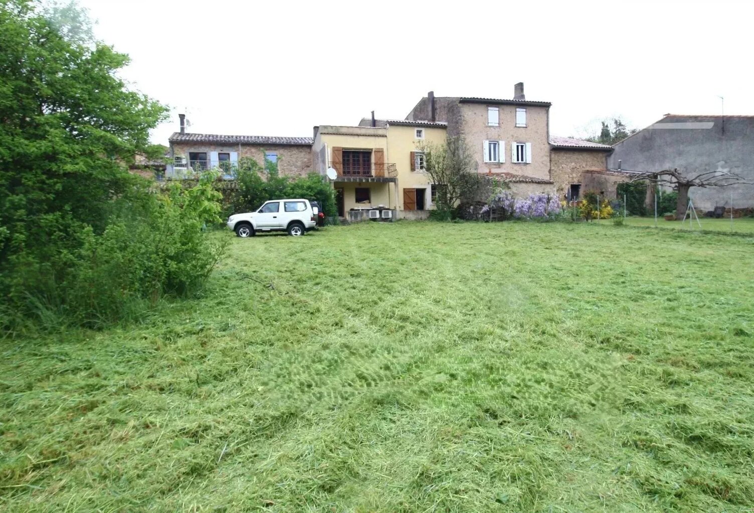 A vendre maison de village avec un jardin de 688m² — photo 1