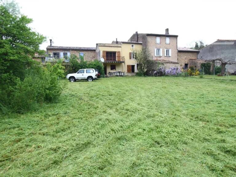 A vendre maison de village avec un jardin de 688m² — photo 1
