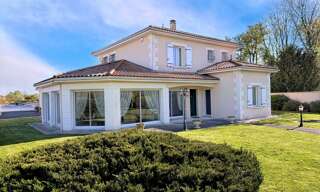 Maison 10 Pièces 318 m² à vendre à Neuville-de-Poitou (86170)