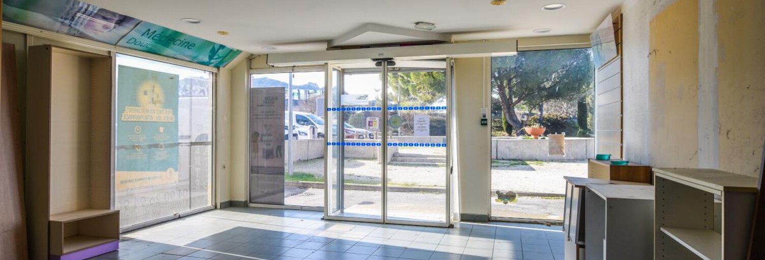 Commerce  120 m² à louer à Rochefort-du-Gard (30650)