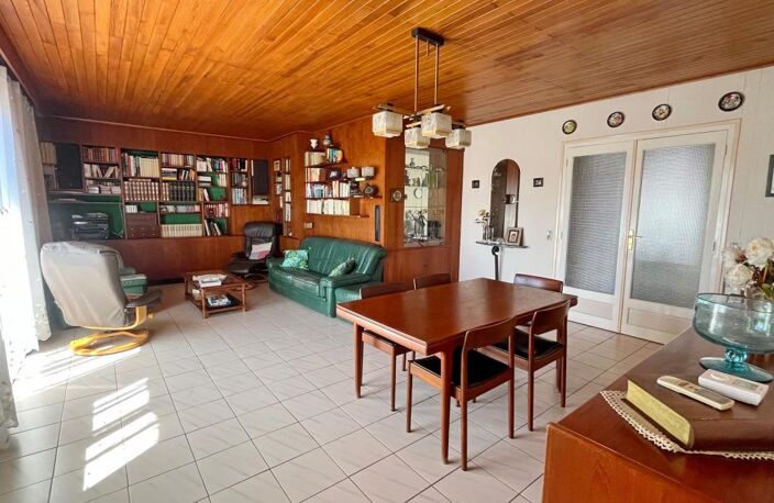 Villa composée de 2 appartements à rénover — photo 2