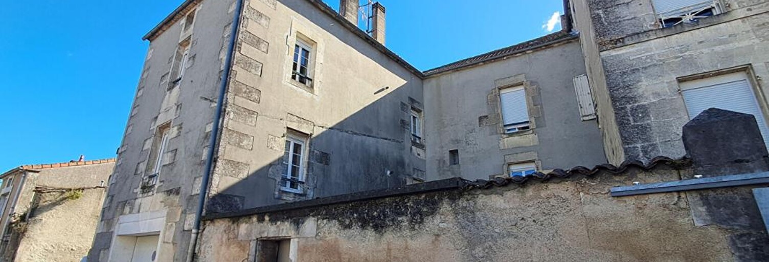 Immeuble  339 m² à vendre à Jarnac (16200)