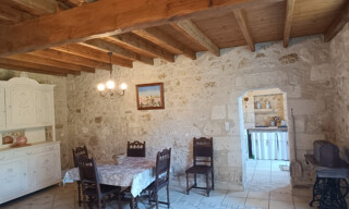 Maison 10 Pièces 156 m² à vendre à Bourg (33710)