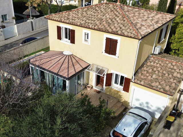 Villa T6 de 109m2 avec piscine — photo du bien